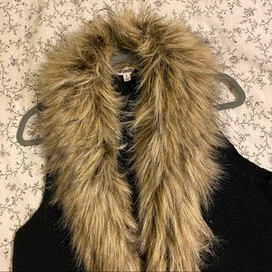BB DAKOTA Knitted Vest with Fur Lining (size S)
